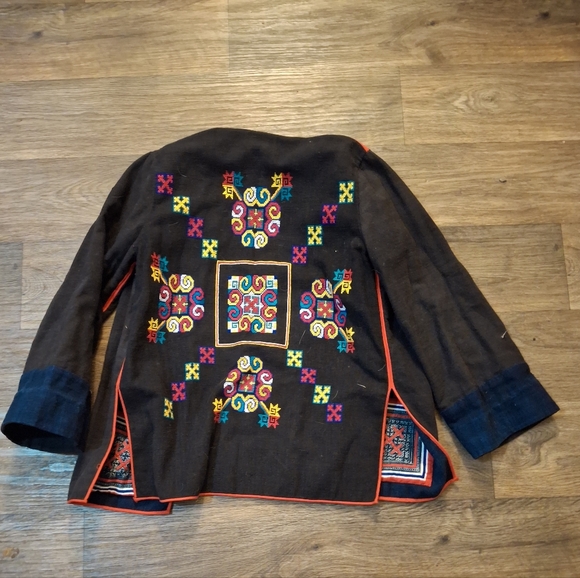 Embroidered Abstract Reversible Jacket. - Picture 3 of 16